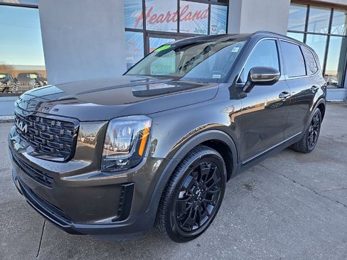 Used 2022 Kia Telluride EX w/ EX Premium Package image 2