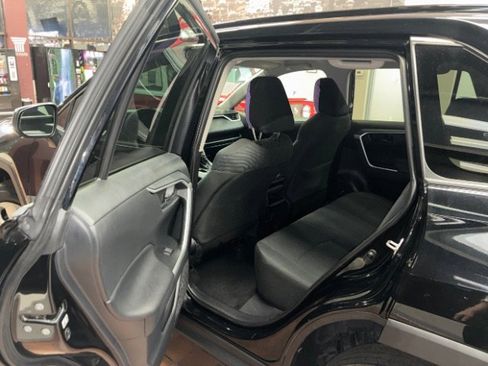 Used 2019 Toyota RAV4 LE image 25