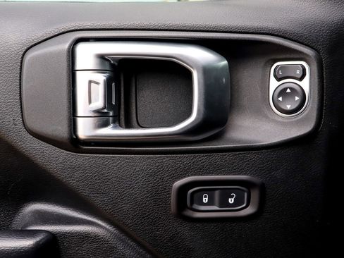 Used 2019 Jeep Wrangler Unlimited Sport S AWD/4WD image 21