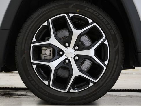 Used 2024 Jeep Compass Limited AWD/4WD image 9
