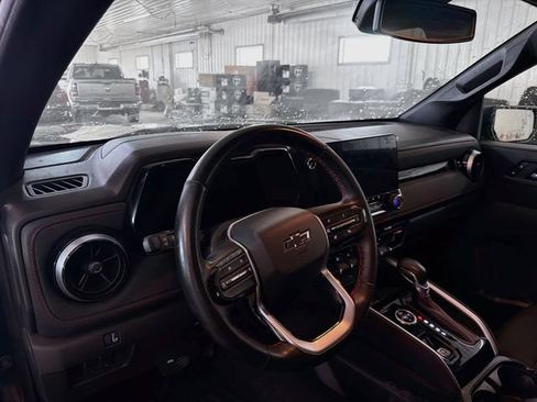 Used 2023 Chevrolet Colorado Z71 w/ Z71 Convenience Package 2 AWD/4WD image 8
