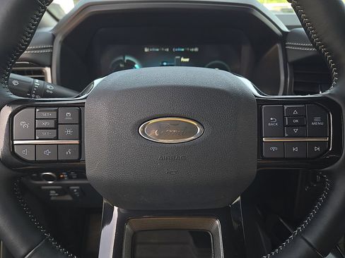 Used 2023 Ford F150 Lightning Platinum AWD/4WD image 19