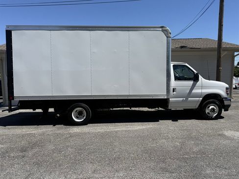 Used 2025 Ford E-450 and Econoline 450 Super Duty w/ Power Equipment Group RWD image 1