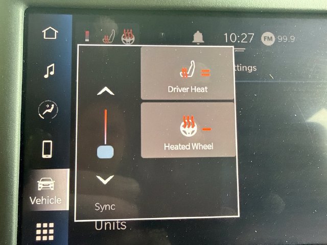 Used 2023 Chrysler Voyager LX FWD image 31