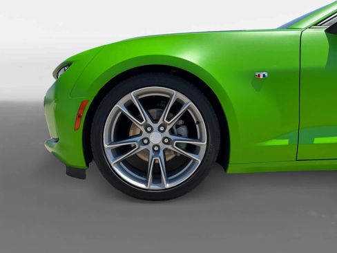 Used 2021 Chevrolet Camaro LT w/ RS Package image 10