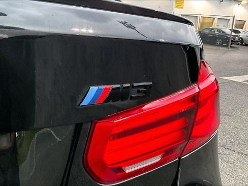 Used 2018 BMW M3 RWD image 10