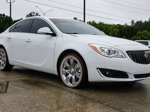 Used 2016 Buick Regal Premium w/ Driver Confidence Package #2 FWD image 2
