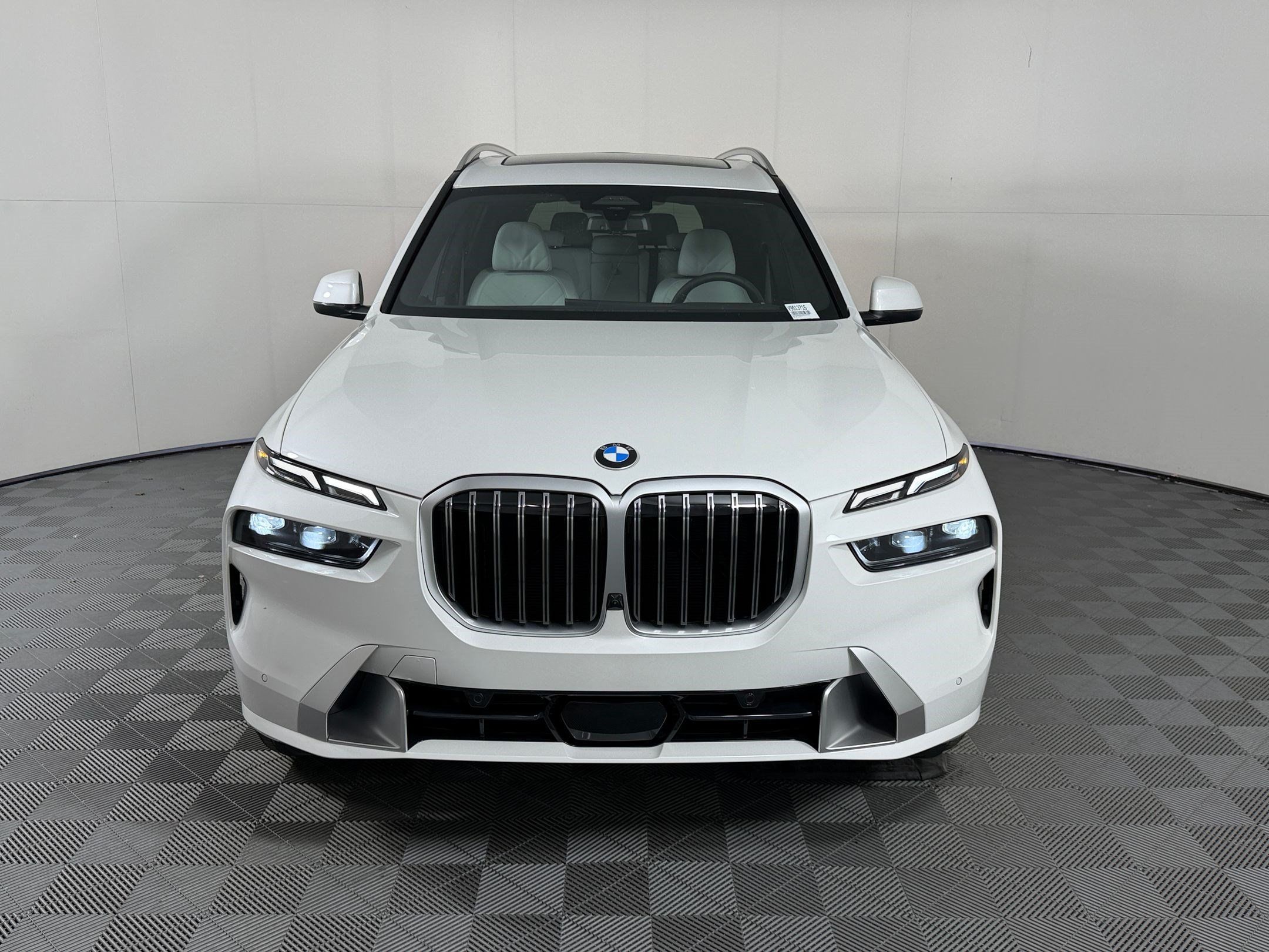 Used 2027 BMW X7 xDrive40i w/ Premium Package AWD/4WD image 6