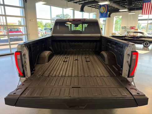 Used 2025 GMC Sierra 3500 AT4 w/ AT4 Premium Plus Package AWD/4WD image 27