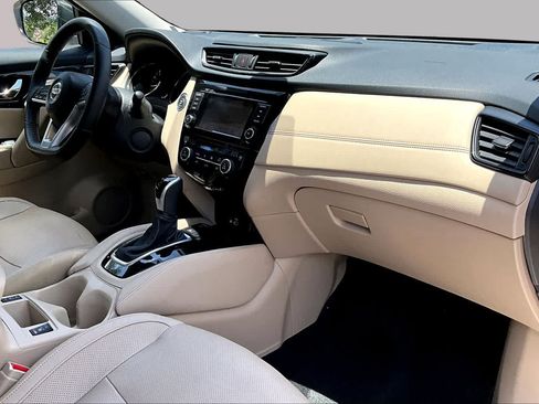 Used 2020 Nissan Rogue SL w/ Premium Package FWD image 19
