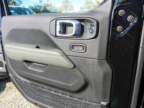 New 2026 Jeep Gladiator Mojave AWD/4WD image 15