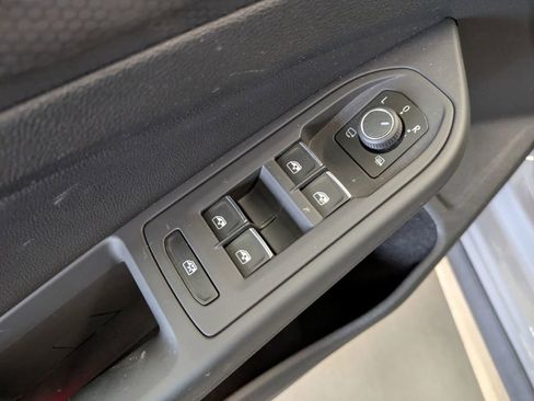 Used 2024 Volkswagen GTI SE FWD image 13