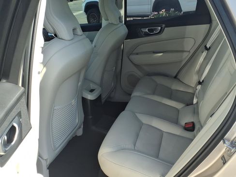 Used 2023 Volvo XC60 T8 Ultimate AWD/4WD image 10