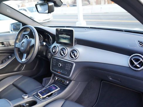 Used 2016 Mercedes-Benz GLA 250 image 18