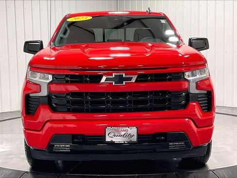 Used 2023 Chevrolet Silverado 1500 RST w/ Convenience Package II AWD/4WD image 2