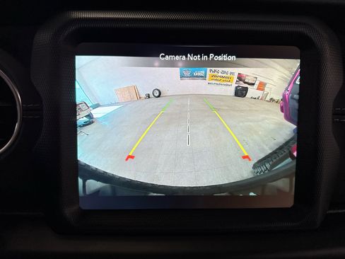 Used 2021 Jeep Wrangler Unlimited Sahara w/ Cold Weather Group image 19