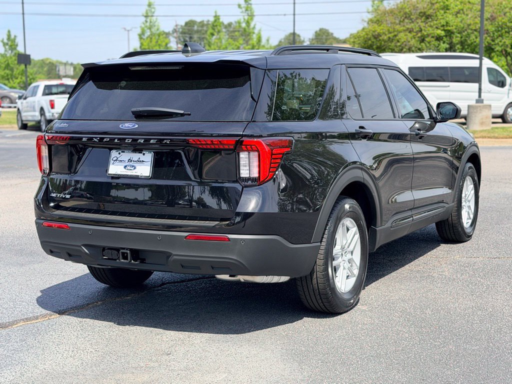 New 2026 Ford Explorer Active RWD image 6
