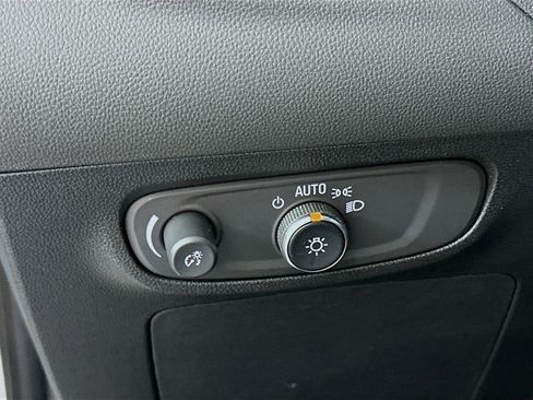 Used 2025 Buick Encore GX Preferred FWD image 17