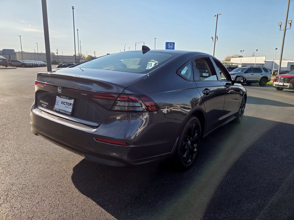 Certified 2025 Honda Accord SE image 7