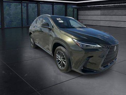 Used 2025 Lexus NX 250 FWD w/ Accessory Package (Z1) image 2
