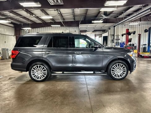 Certified 2024 Ford Expedition Limited AWD/4WD image 10