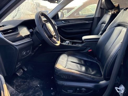 Used 2023 Jeep Grand Cherokee L Limited w/ Black Appearance Package image 9