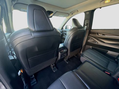 Used 2022 INFINITI QX60 Sensory w/ Cargo Package image 24