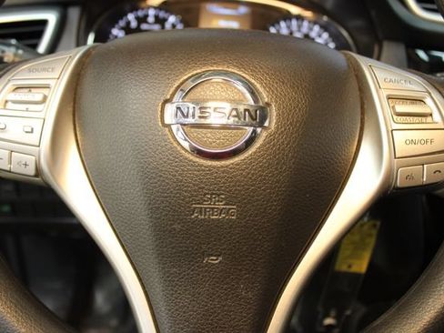 Used 2016 Nissan Rogue S FWD image 20