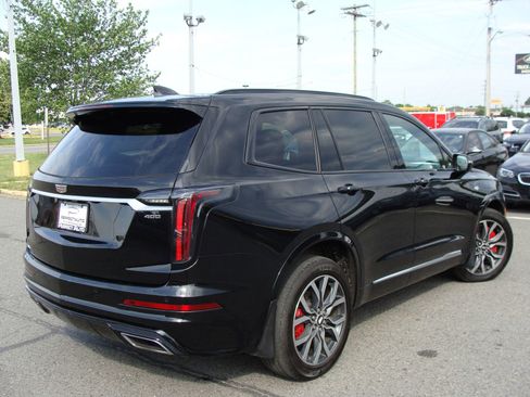 Used 2021 Cadillac XT6 Sport AWD/4WD image 2