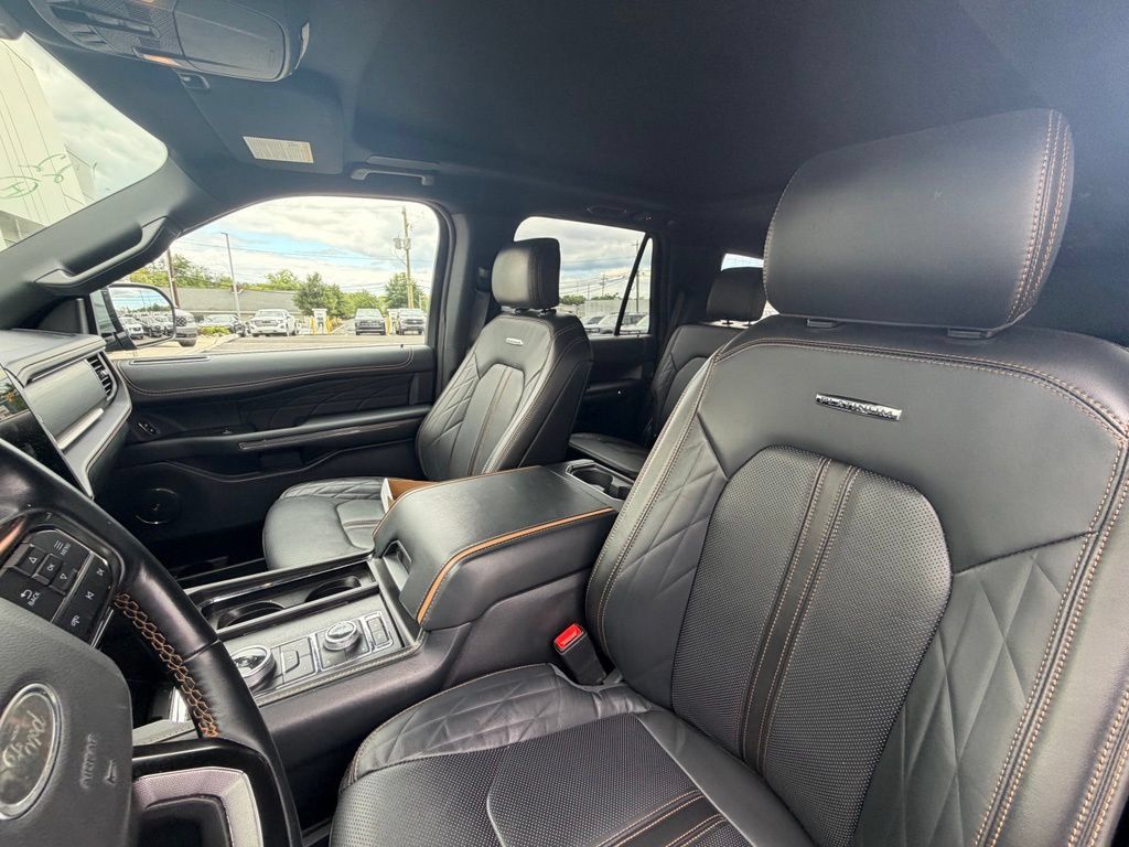 Used 2022 Ford Expedition Platinum AWD/4WD image 14
