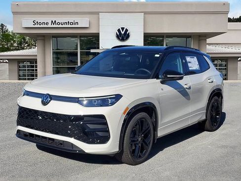 New 2026 Volkswagen Tiguan SE R-Line FWD image 1