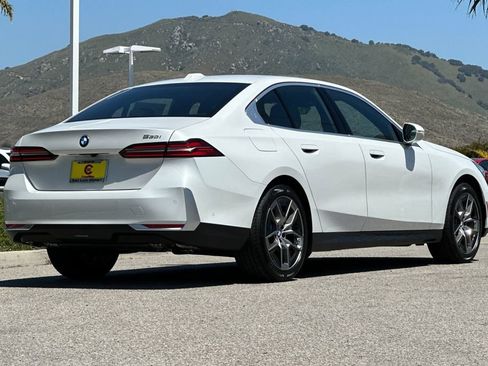 New 2026 BMW 530i RWD image 3