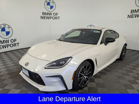 Used 2023 Toyota GR86 w/ ALL Weather Mat Package (TMS) image 4