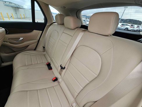 Used 2022 Mercedes-Benz GLC 300 image 17