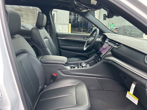 New 2025 Jeep Grand Cherokee L Limited w/ Trailer Tow Package image 48