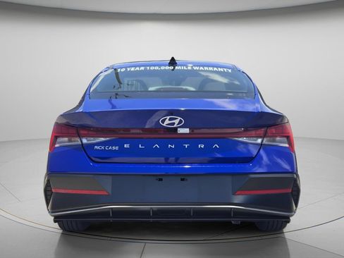 Certified 2025 Hyundai Elantra SEL FWD image 6
