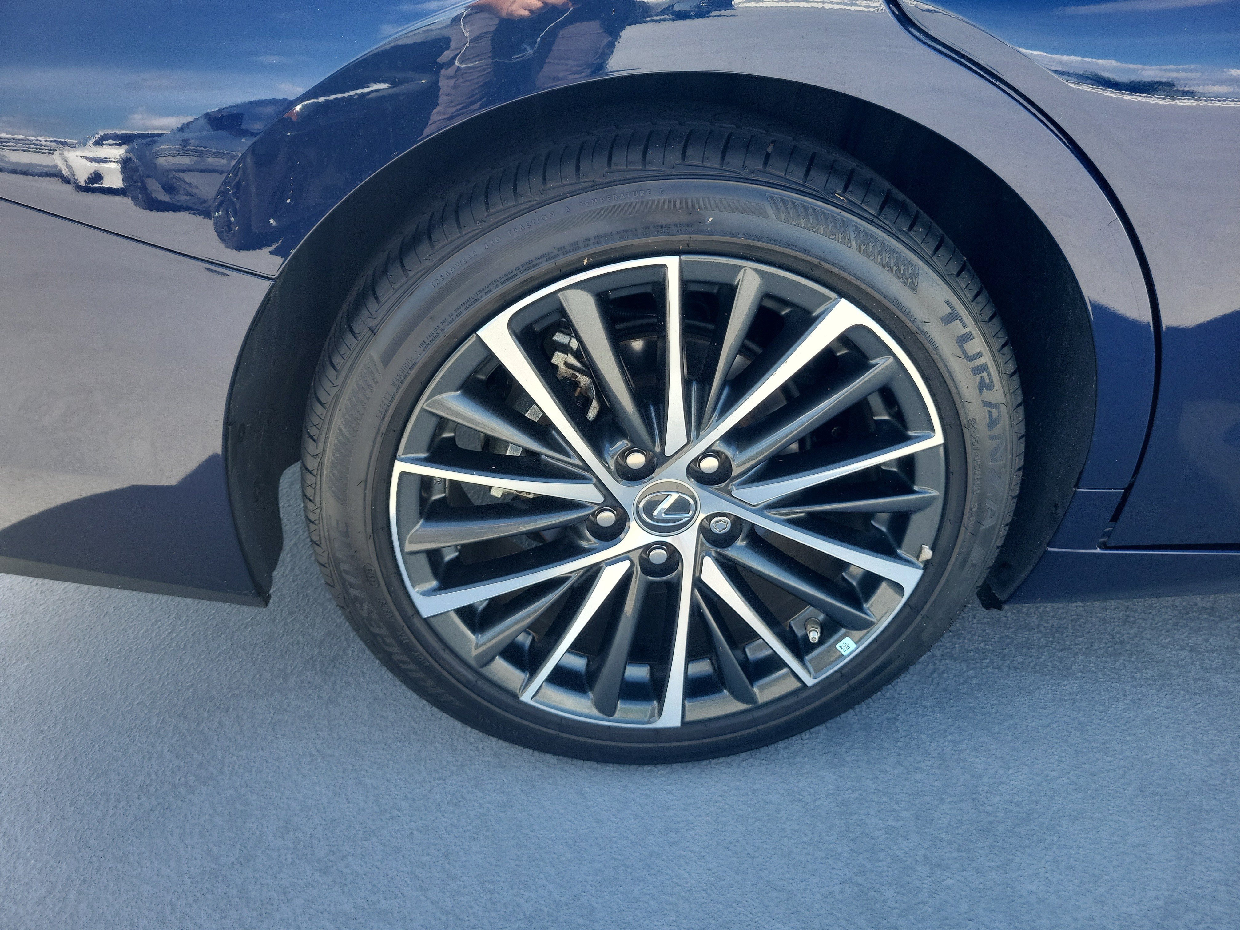 Used 2025 Lexus ES 350 w/ Premium Package FWD image 7