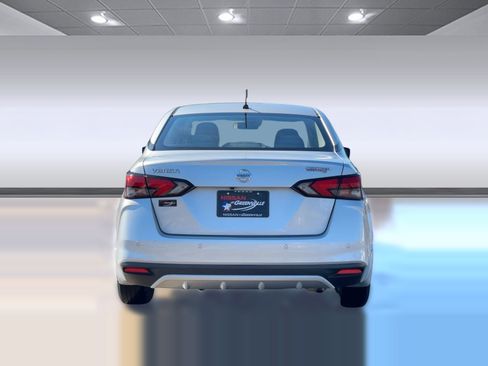 Used 2020 Nissan Versa S image 10