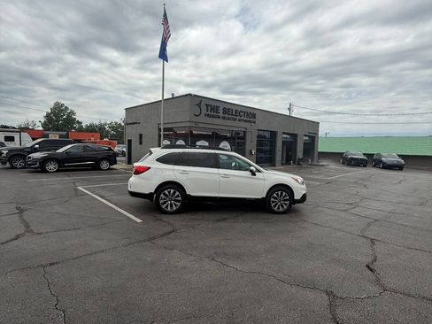 Used 2016 Subaru Outback 2.5i Limited AWD/4WD image 19