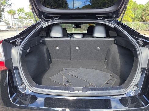 Certified 2022 Toyota Prius L Eco image 19
