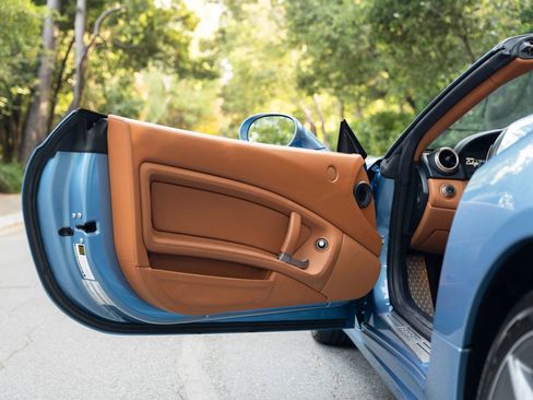 Used 2010 Ferrari California image 19