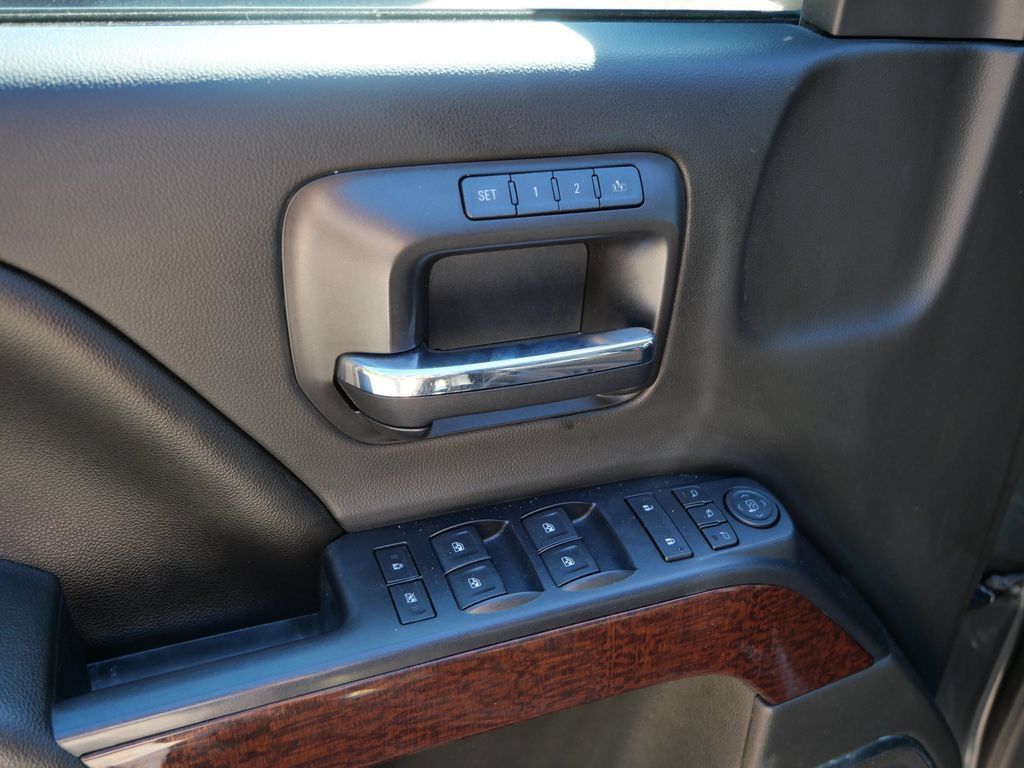 Used 2017 GMC Sierra 1500 SLT AWD/4WD image 21