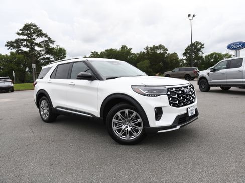 New 2026 Ford Explorer Platinum RWD image 2