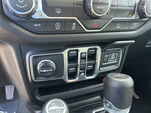 New 2026 Jeep Gladiator Sport image 38