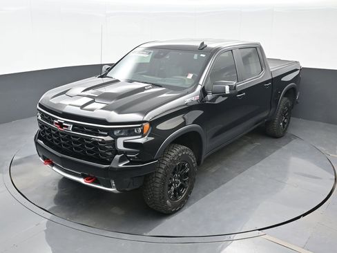 Used 2023 Chevrolet Silverado 1500 ZR2 w/ Technology Package image 16