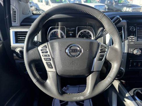 Used 2017 Nissan Titan SL image 21