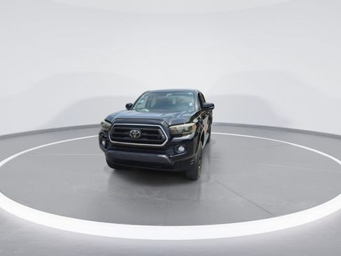 Used 2022 Toyota Tacoma SR5 w/ Technology Package RWD image 4