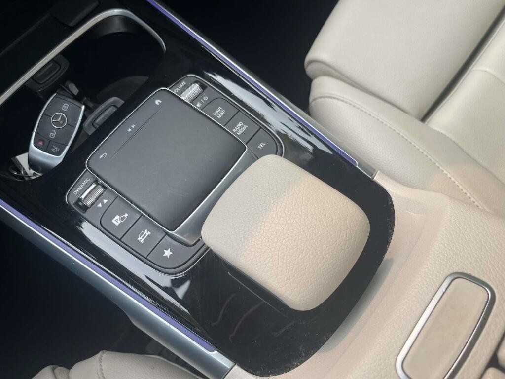 Certified 2023 Mercedes-Benz GLB 250 4MATIC w/ Premium Package image 28