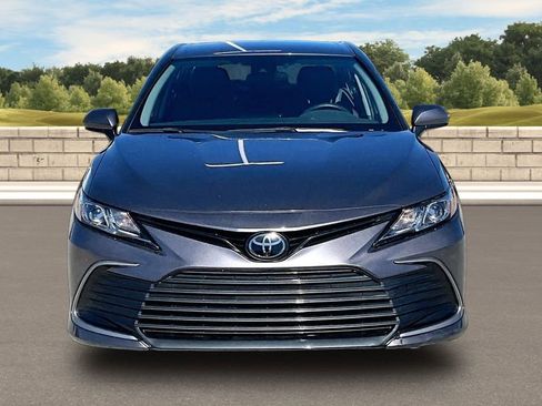 Used 2024 Toyota Camry LE image 3