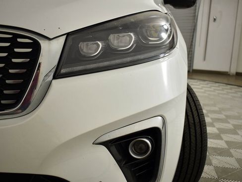 Used 2019 Kia Sorento SX w/ SX Touring Package image 2